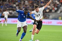 英雄联盟总决赛-意大利足球赛场上的硬仗大战