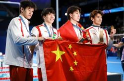 英雄联盟总决赛-感动瞬间：选手们为梦想全力以赴拼搏