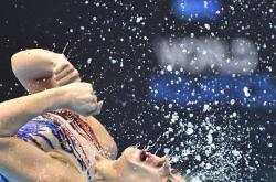 LOL赛事-焦点大战：游泳上演巅峰碰撞的简单介绍