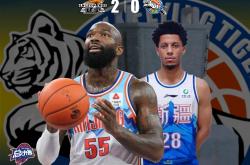 英雄联盟总决赛-北京队鏖战新疆队，布克统治全场