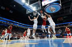 英雄联盟总决赛2025-关于快船险胜辽宁队，戈贝尔点燃赛场的信息