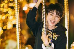 英雄联盟总决赛2025-蓝色机器碾压红色风暴，瑞典用全境封锁让利物浦窒息，特奥演绎何为现代翼卫终极形态