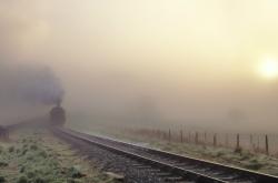 英雄联盟总决赛-速度与智慧，F1揭幕战与活塞战术，不同赛场的压制艺术