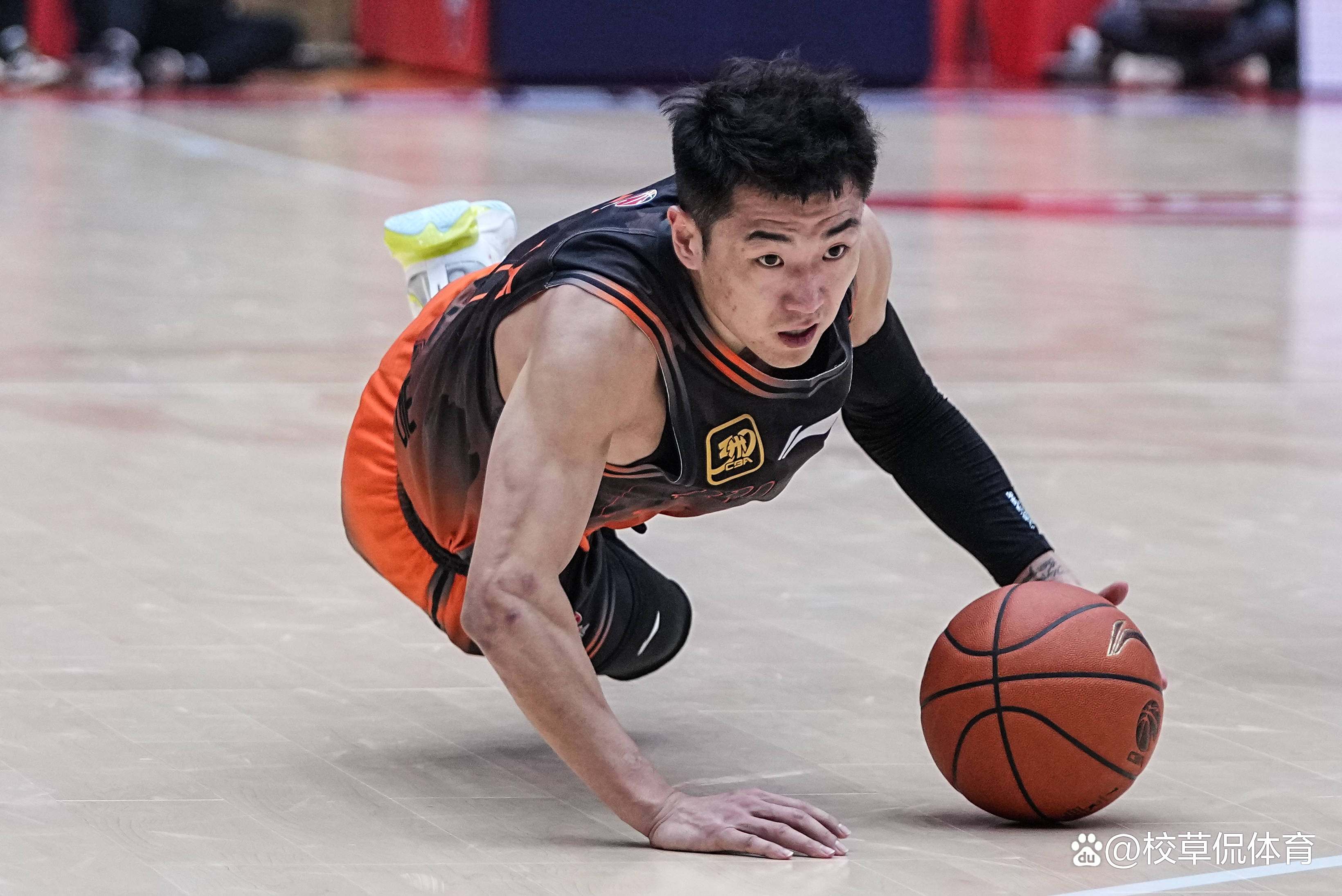 江苏男篮迎来考验，期待全队拼搏