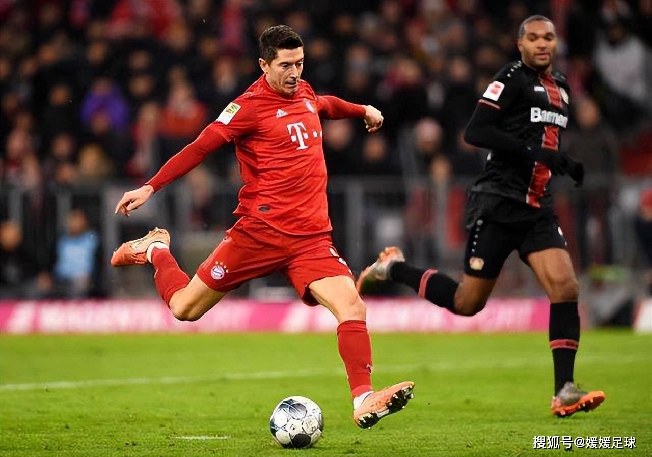 包含沃尔夫斯堡队员表现引人注目的词条