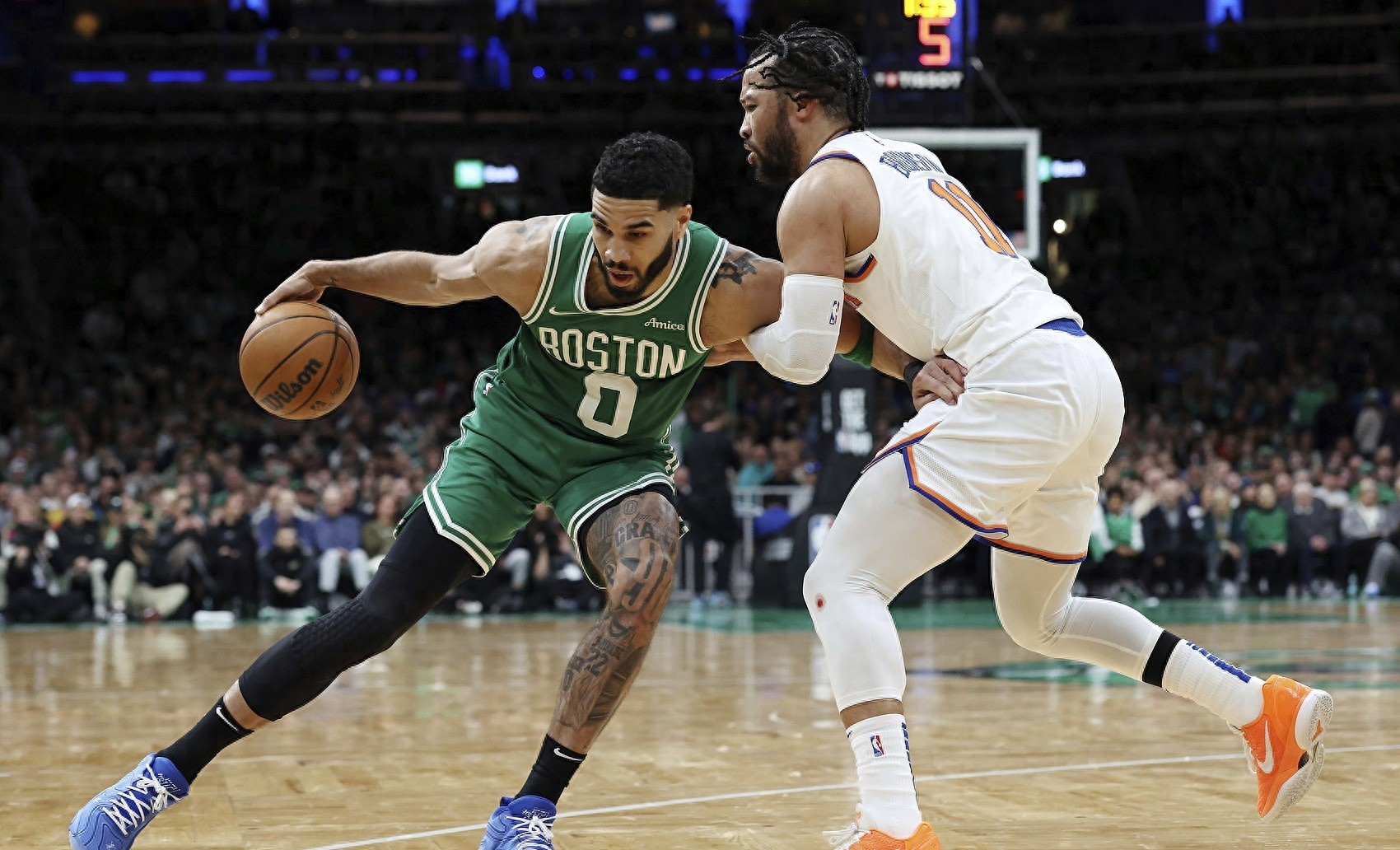 尼克斯完胜浙江队,德罗赞关键制胜 尼克斯完胜浙江队,德罗赞关键制胜