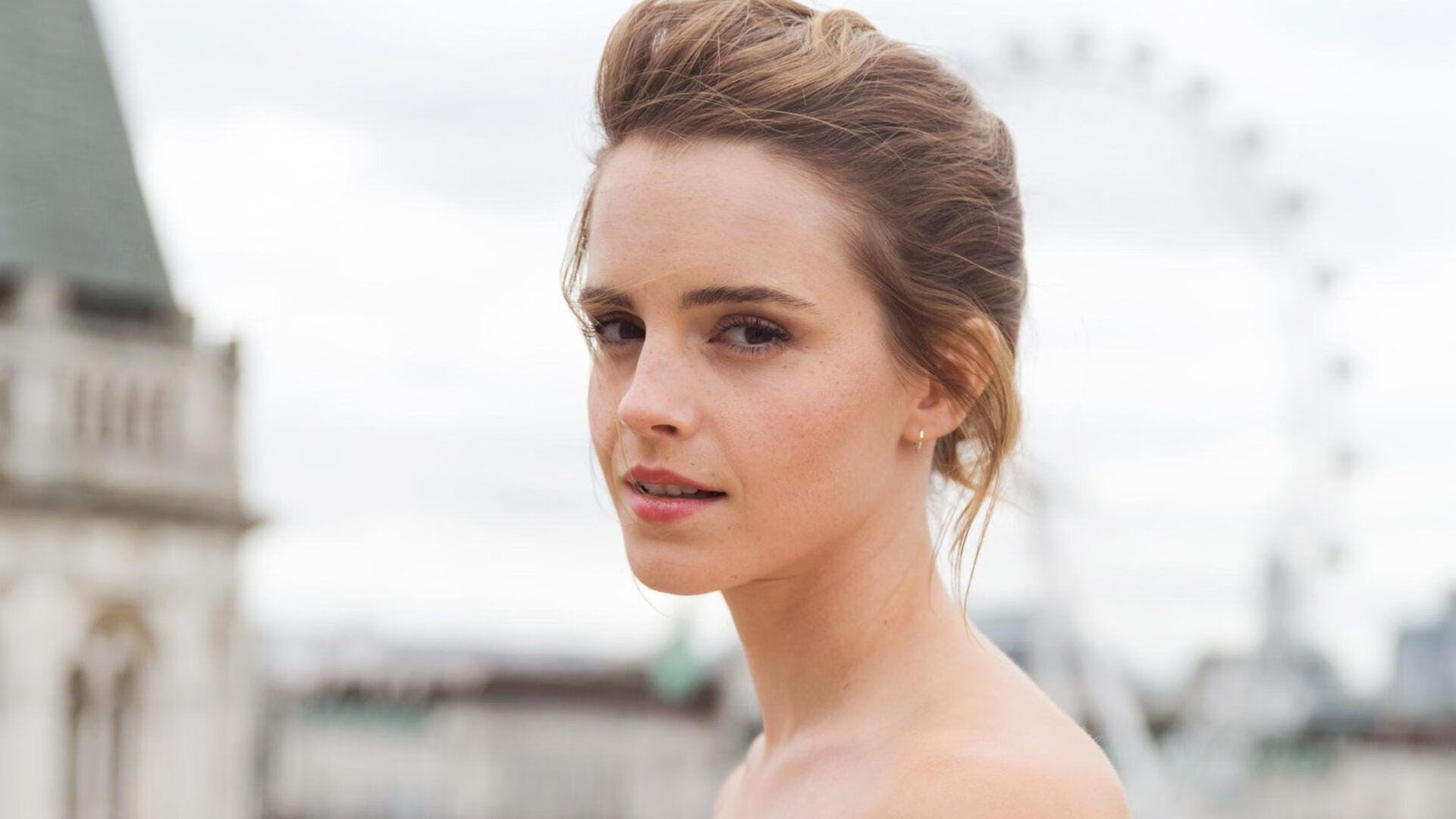 双星照耀东方，一场坠入战术深渊的里程碑之夜