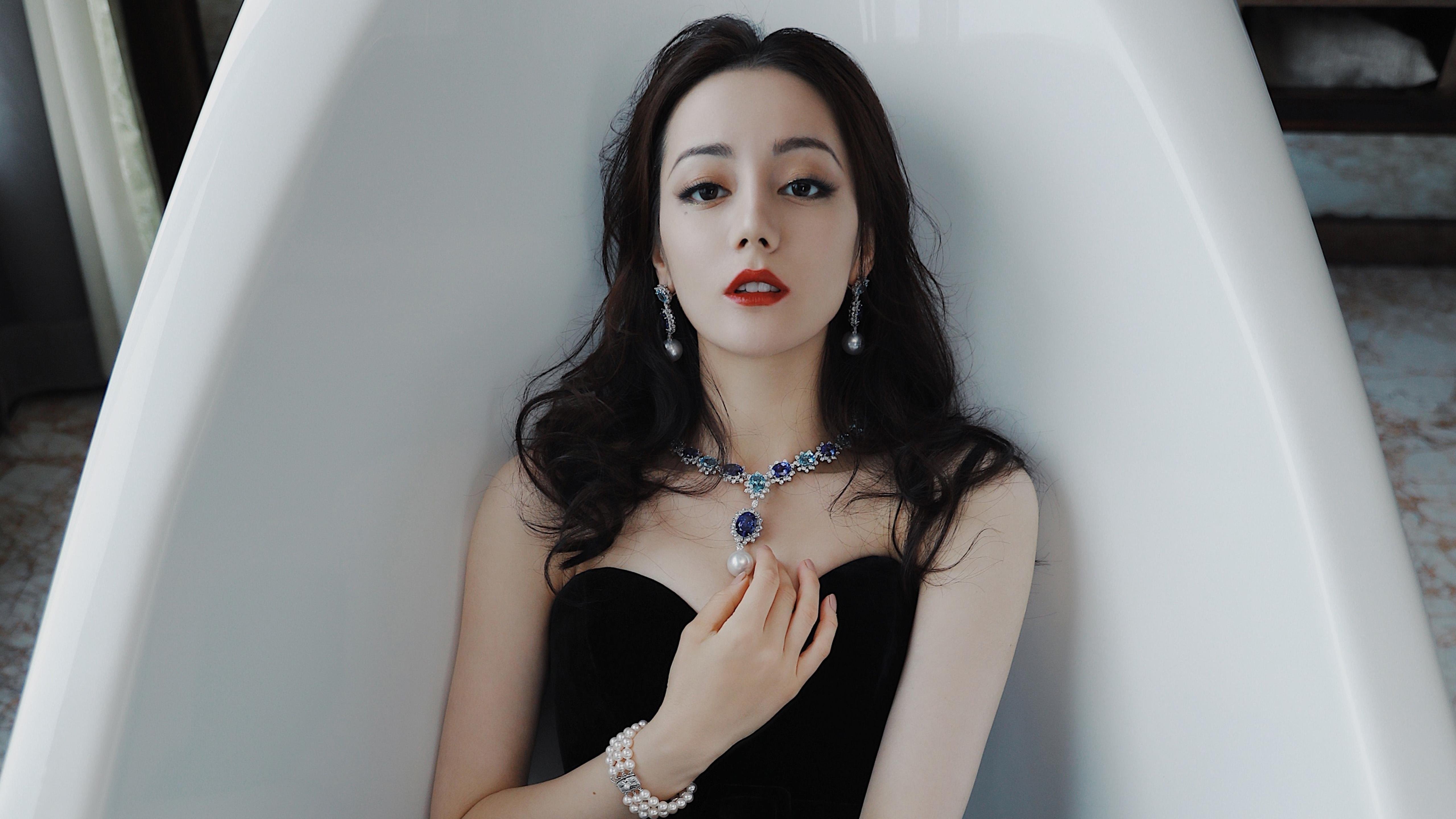 平行时空的生死战，胡金秋血溅球场与字母哥的冠军怒吼