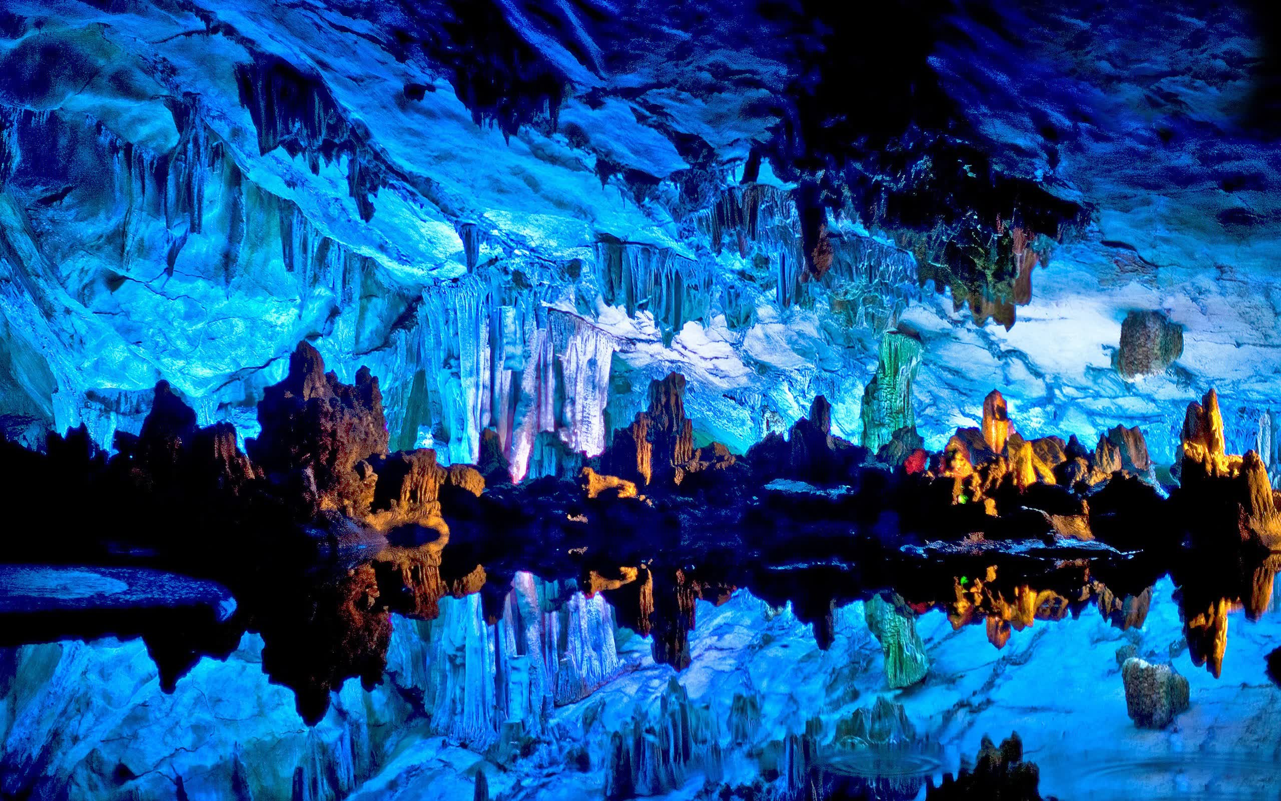 列日雄鹰傲视群雄,库尔图瓦一夫当关,比利时在G组巅峰对决中碾碎东瀛武士的精密齿轮